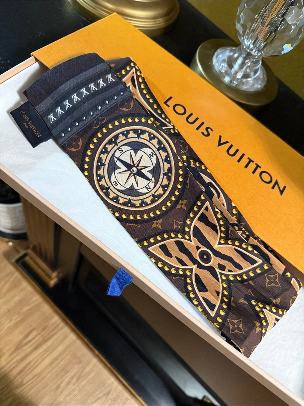 Louis Vuitton Bandeau  World Silk Scarf